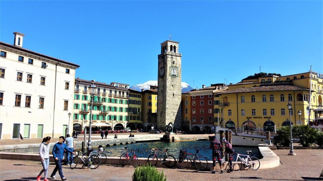 Ferienwohnung Loft Martini Riva del Garda Exterior foto